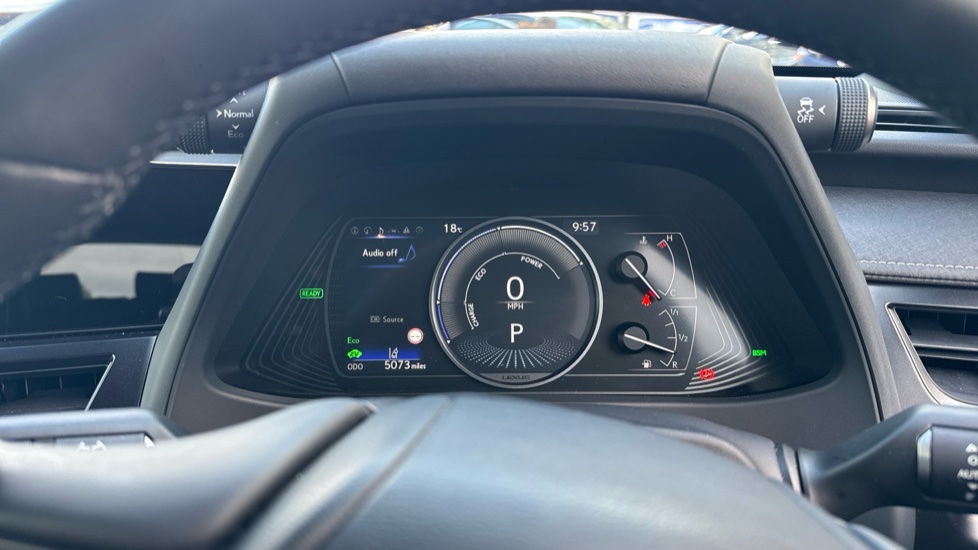 Lexus UX 250h 2.0 F-Sport Design 5dr CVT Hybrid Hatchback - Image 32