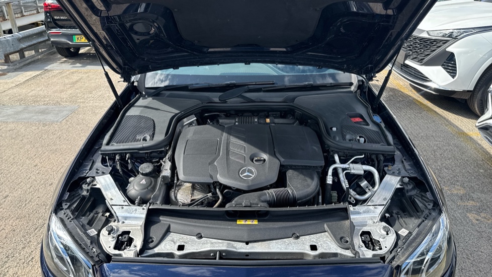 Mercedes-Benz E-Class E220d AMG Line 5dr 9G-Tronic Diesel Estate - Image 8
