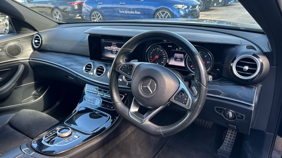Mercedes-Benz E-Class E220d AMG Line 5dr 9G-Tronic Diesel Estate - Image 11