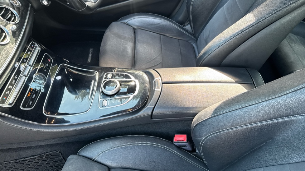 Mercedes-Benz E-Class E220d AMG Line 5dr 9G-Tronic Diesel Estate - Image 13