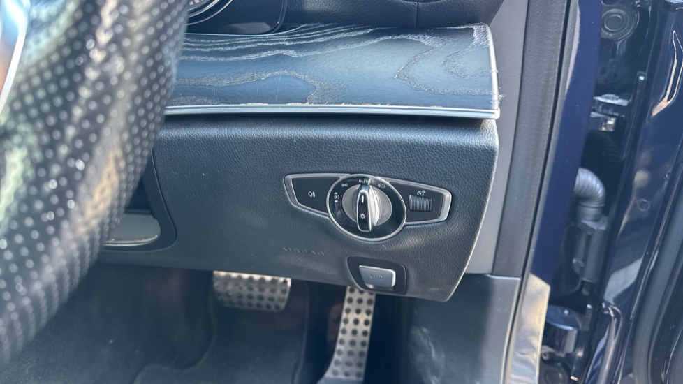 Mercedes-Benz E-Class E220d AMG Line 5dr 9G-Tronic Diesel Estate - Image 26