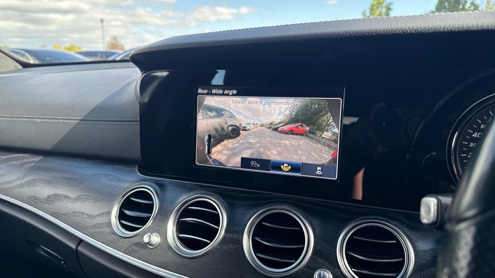 Mercedes-Benz E-Class E220d AMG Line 5dr 9G-Tronic Diesel Estate - Image 37