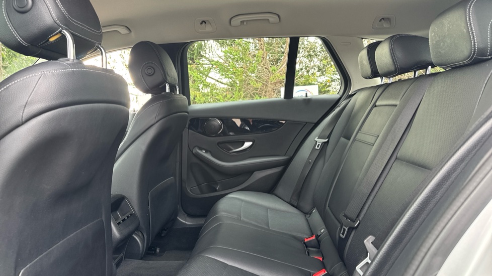 Mercedes-Benz C-Class C220d SE Executive 5dr Auto Diesel Estate - Image 16