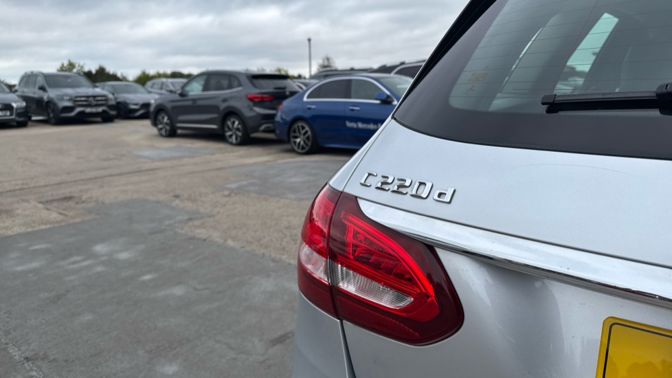 Mercedes-Benz C-Class C220d SE Executive 5dr Auto Diesel Estate - Image 21