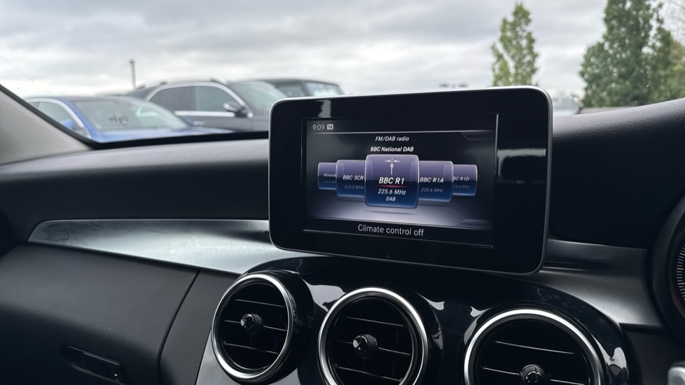 Mercedes-Benz C-Class C220d SE Executive 5dr Auto Diesel Estate - Image 40