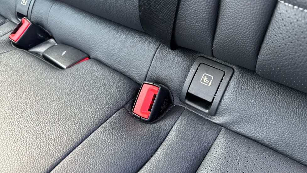 Mercedes-Benz C-Class C200 Sport Premium 5dr 9G-Tronic Petrol Estate - Image 17