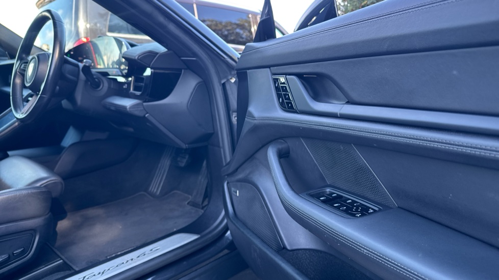 Porsche Taycan 420kW 4S 93kWh 4dr Auto Electric Saloon - Image 25