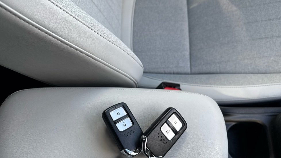 Honda Jazz 1.5 i-MMD Hybrid EX 5dr eCVT Hybrid Hatchback - Image 19