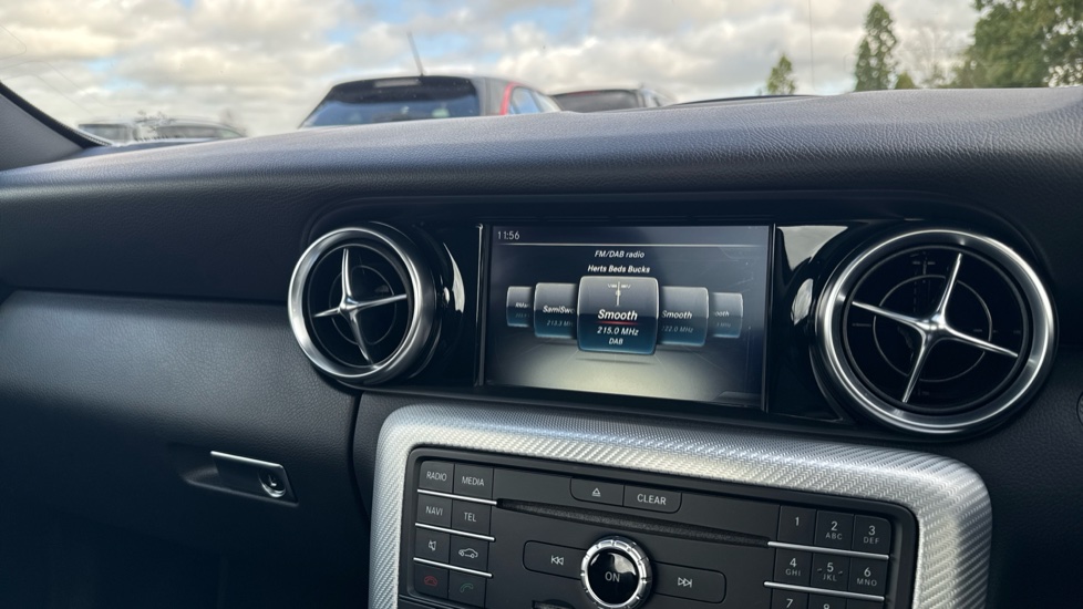 Mercedes-Benz SLC 300 AMG Line 2dr 9G-Tronic Petrol Roadster - Image 40