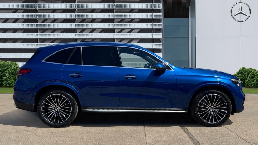Mercedes-Benz GLC 300 4Matic AMG Line Premium Plus 5dr 9G-Tronic Petrol Estate - Image 5
