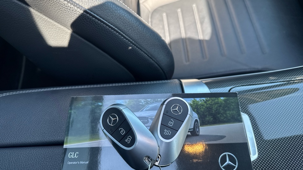 Mercedes-Benz GLC 300 4Matic AMG Line Premium Plus 5dr 9G-Tronic Petrol Estate - Image 19