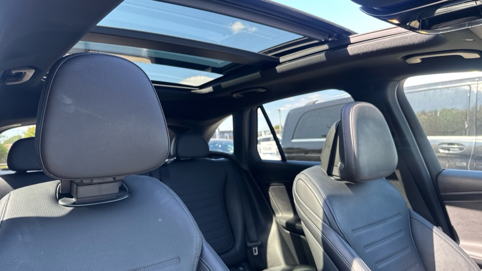 Mercedes-Benz GLC 300 4Matic AMG Line Premium Plus 5dr 9G-Tronic Petrol Estate - Image 31