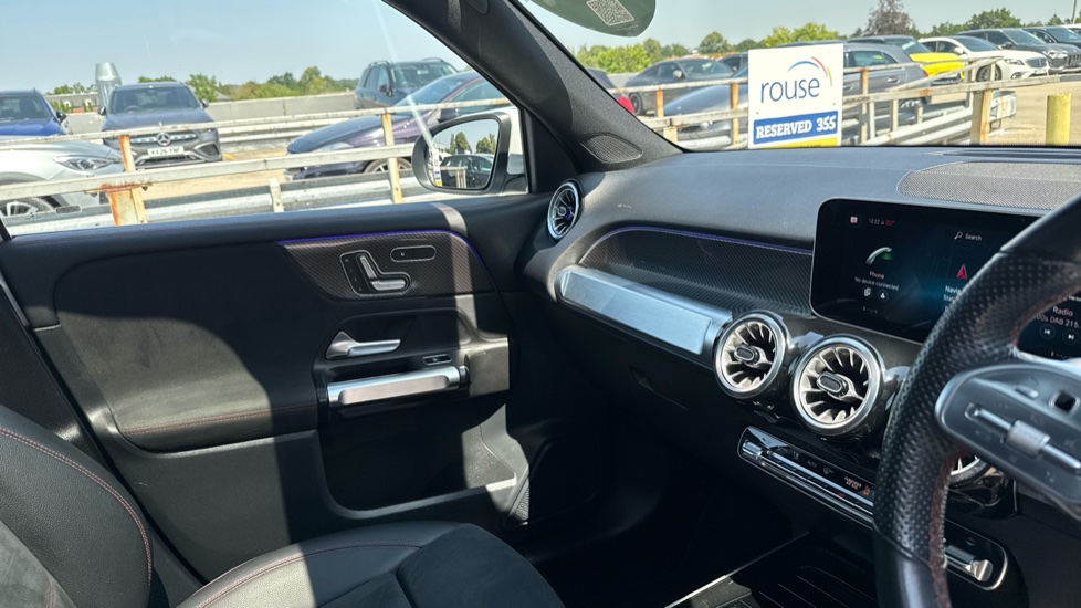 Mercedes-Benz GLB 200 AMG Line Premium Plus 5dr 7G-Tronic Petrol Estate - Image 14