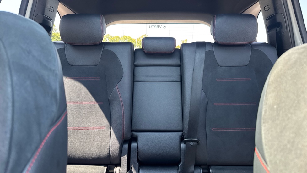 Mercedes-Benz GLB 200 AMG Line Premium Plus 5dr 7G-Tronic Petrol Estate - Image 15