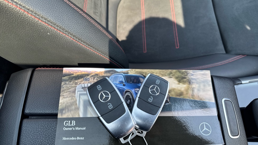 Mercedes-Benz GLB 200 AMG Line Premium Plus 5dr 7G-Tronic Petrol Estate - Image 19