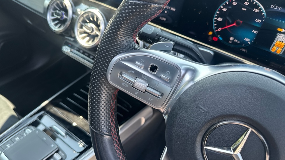 Mercedes-Benz GLB 200 AMG Line Premium Plus 5dr 7G-Tronic Petrol Estate - Image 26