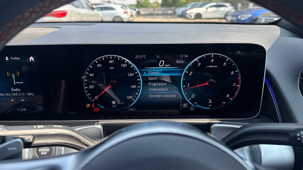 Mercedes-Benz GLB 200 AMG Line Premium Plus 5dr 7G-Tronic Petrol Estate - Image 38