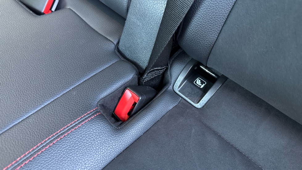 Mercedes-Benz B-Class B180 AMG Line Premium 5dr Auto Petrol Hatchback - Image 17