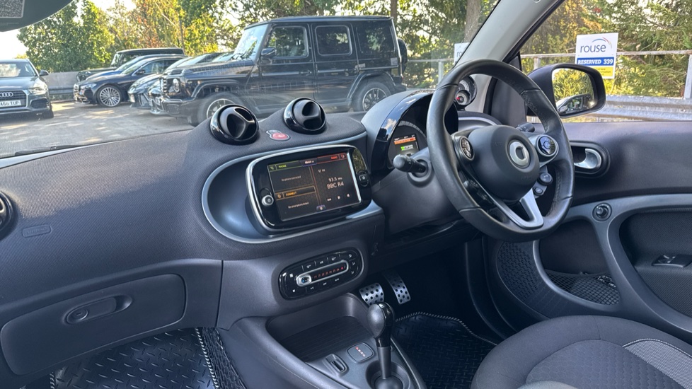 smart EQ fortwo coupe 60kW EQ Premium 17kWh 2dr Auto [22kWCh] Electric Coupe - Image 9