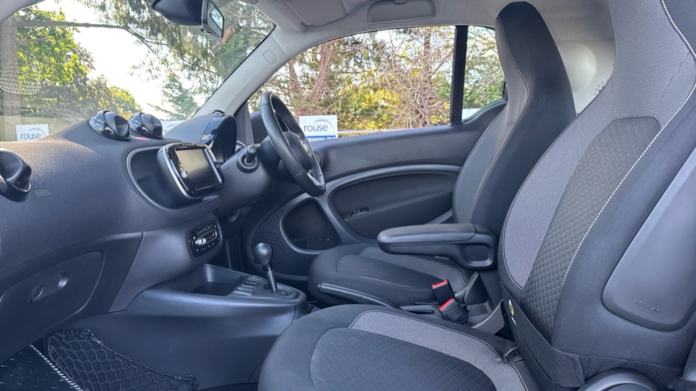 smart EQ fortwo coupe 60kW EQ Premium 17kWh 2dr Auto [22kWCh] Electric Coupe - Image 16