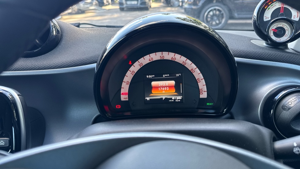 smart EQ fortwo coupe 60kW EQ Premium 17kWh 2dr Auto [22kWCh] Electric Coupe - Image 28