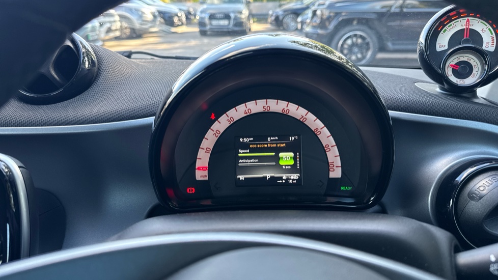 smart EQ fortwo coupe 60kW EQ Premium 17kWh 2dr Auto [22kWCh] Electric Coupe - Image 30
