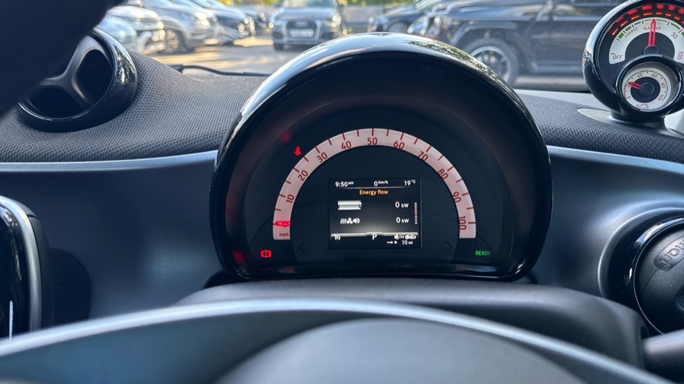 smart EQ fortwo coupe 60kW EQ Premium 17kWh 2dr Auto [22kWCh] Electric Coupe - Image 32