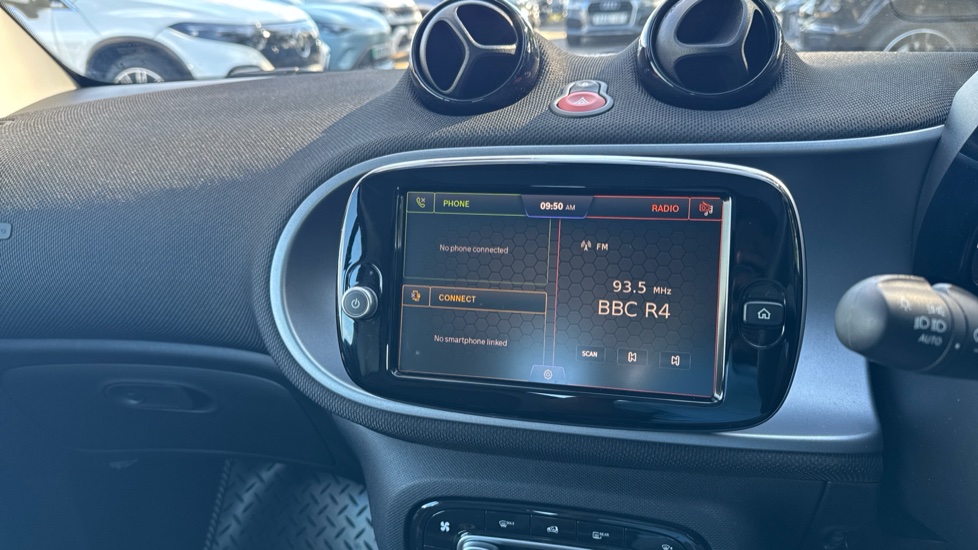 smart EQ fortwo coupe 60kW EQ Premium 17kWh 2dr Auto [22kWCh] Electric Coupe - Image 34