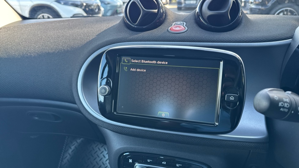 smart EQ fortwo coupe 60kW EQ Premium 17kWh 2dr Auto [22kWCh] Electric Coupe - Image 37
