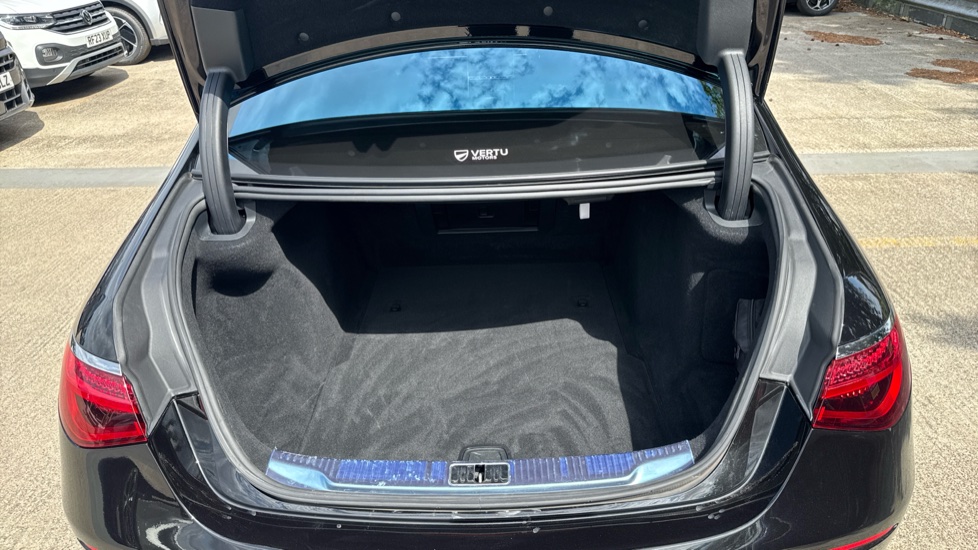 Mercedes-Benz S-Class S500L 449 4Matic AMG Line Prem+ Exec 4dr 9G-Tronic Petrol Saloon - Image 4