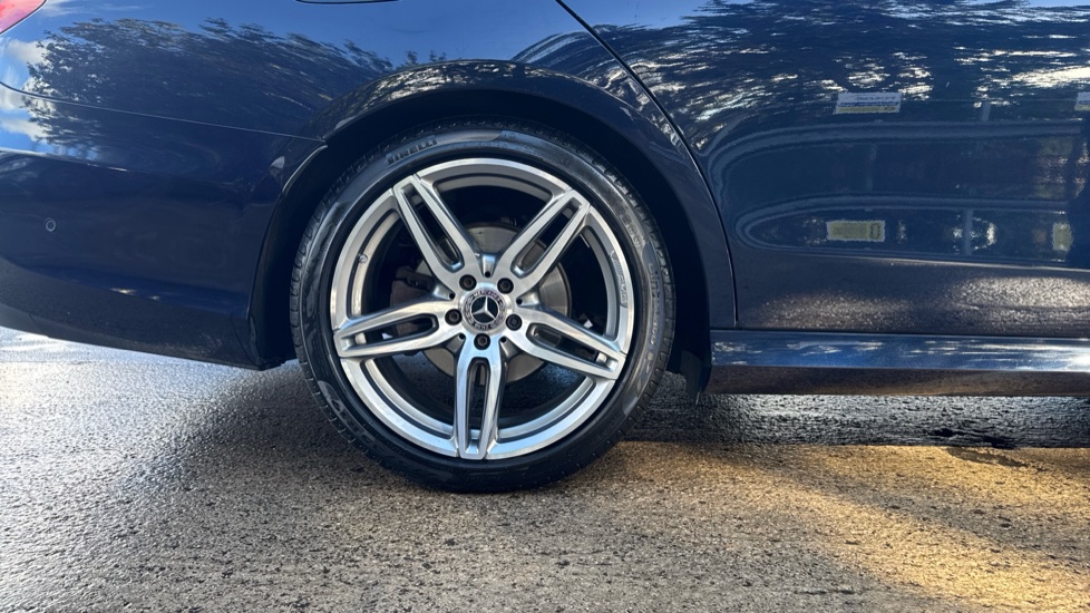 Mercedes-Benz E-Class E220d AMG Line 5dr 9G-Tronic Diesel Estate - Image 7