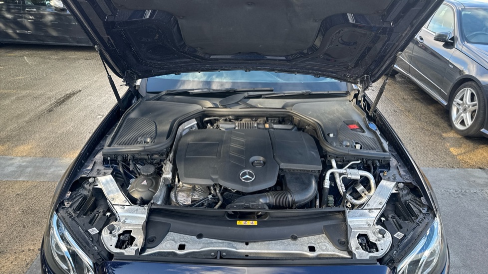 Mercedes-Benz E-Class E220d AMG Line 5dr 9G-Tronic Diesel Estate - Image 8