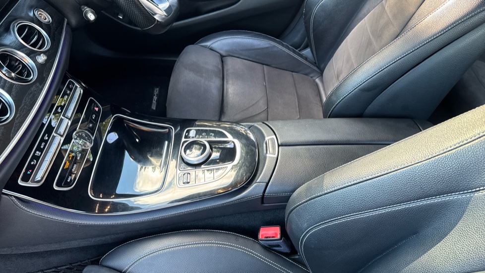 Mercedes-Benz E-Class E220d AMG Line 5dr 9G-Tronic Diesel Estate - Image 13