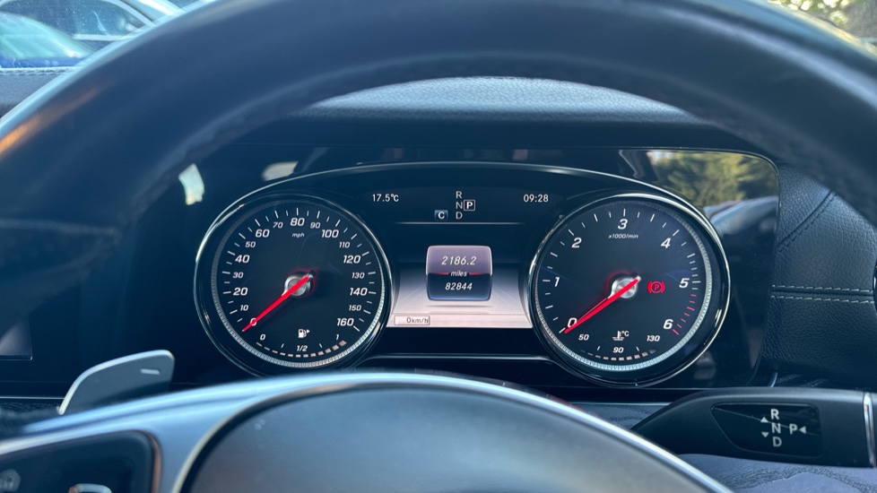 Mercedes-Benz E-Class E220d AMG Line 5dr 9G-Tronic Diesel Estate - Image 18