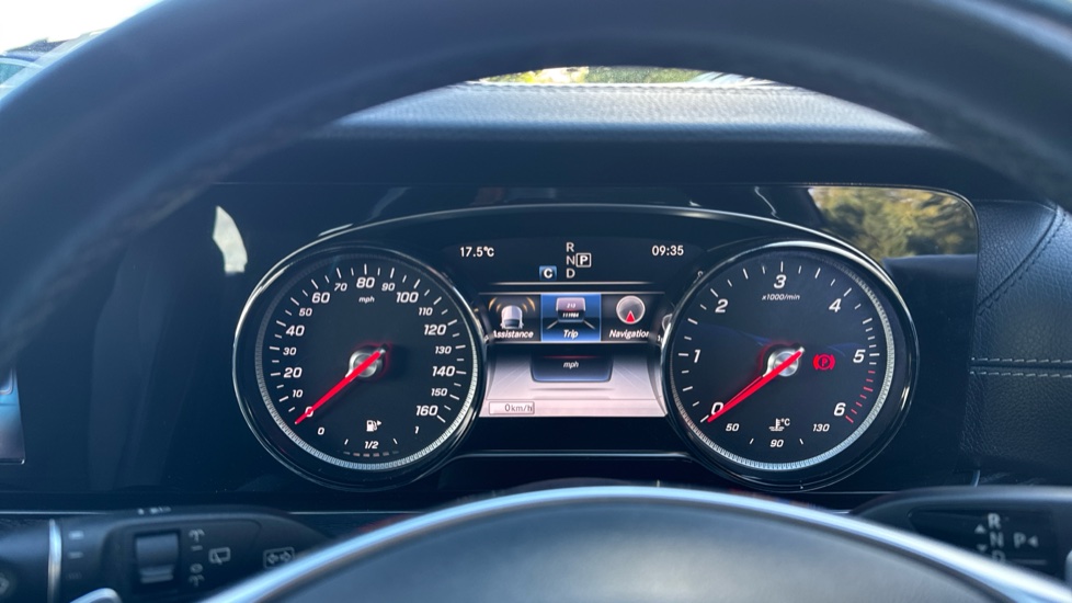 Mercedes-Benz E-Class E220d AMG Line 5dr 9G-Tronic Diesel Estate - Image 31