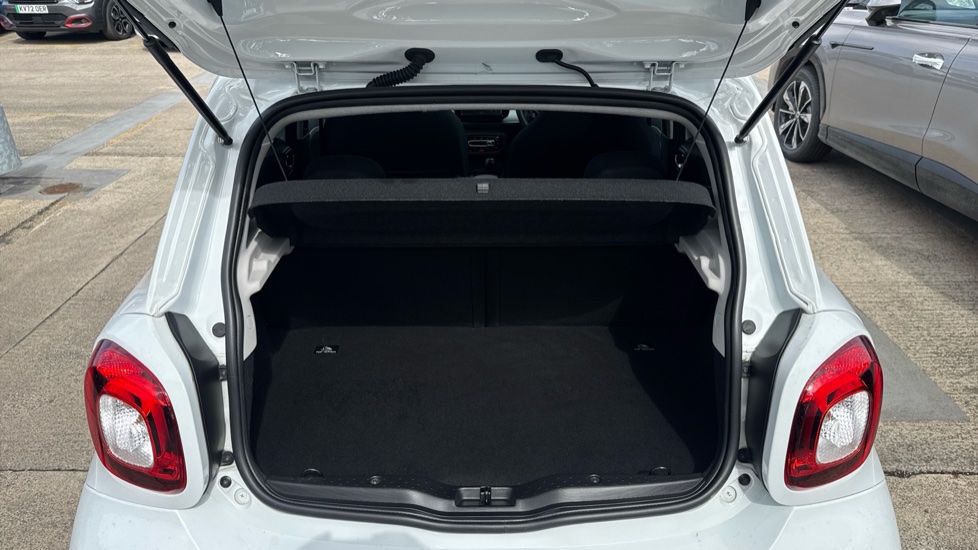 smart EQ forfour hatchback 60kW EQ Premium 17kWh 5dr Auto [22kWch] Electric Hatchback - Image 4