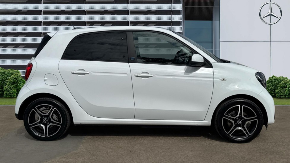 smart EQ forfour hatchback 60kW EQ Premium 17kWh 5dr Auto [22kWch] Electric Hatchback - Image 5