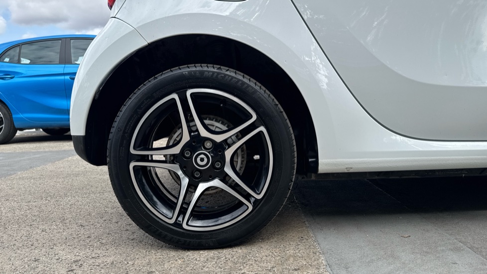 smart EQ forfour hatchback 60kW EQ Premium 17kWh 5dr Auto [22kWch] Electric Hatchback - Image 7