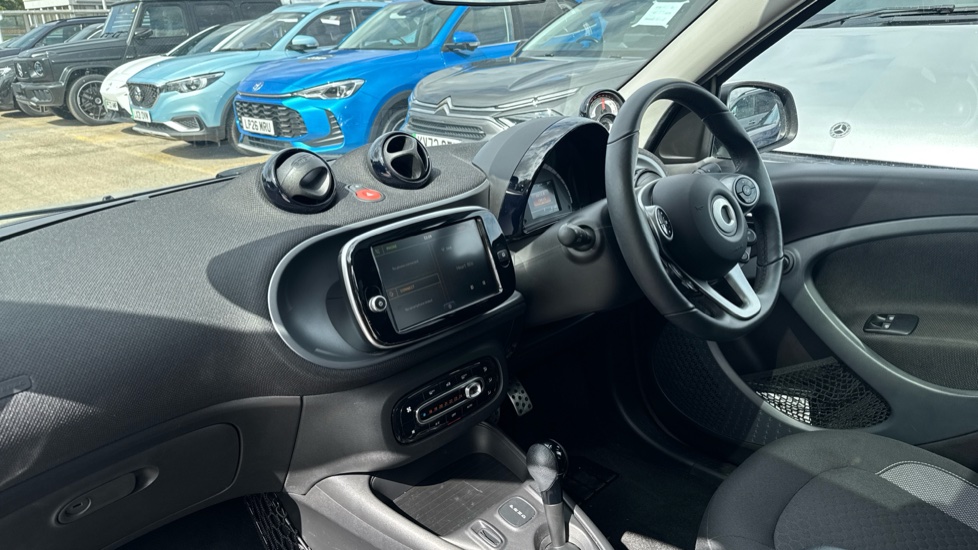 smart EQ forfour hatchback 60kW EQ Premium 17kWh 5dr Auto [22kWch] Electric Hatchback - Image 9