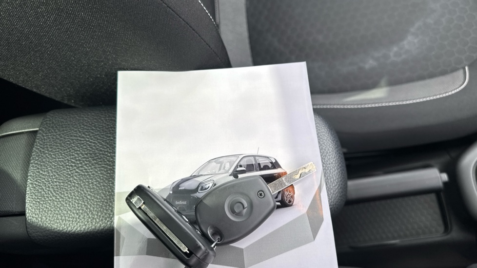smart EQ forfour hatchback 60kW EQ Premium 17kWh 5dr Auto [22kWch] Electric Hatchback - Image 19