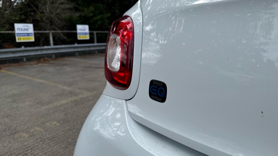 smart EQ forfour hatchback 60kW EQ Premium 17kWh 5dr Auto [22kWch] Electric Hatchback - Image 21