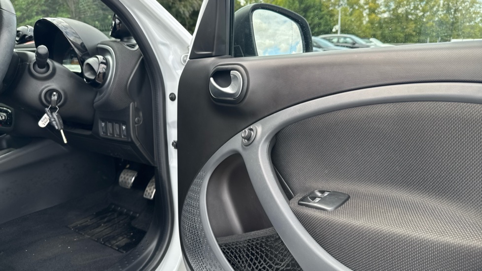 smart EQ forfour hatchback 60kW EQ Premium 17kWh 5dr Auto [22kWch] Electric Hatchback - Image 22