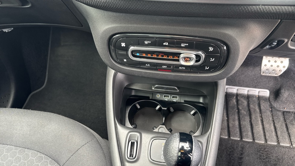 smart EQ forfour hatchback 60kW EQ Premium 17kWh 5dr Auto [22kWch] Electric Hatchback - Image 41