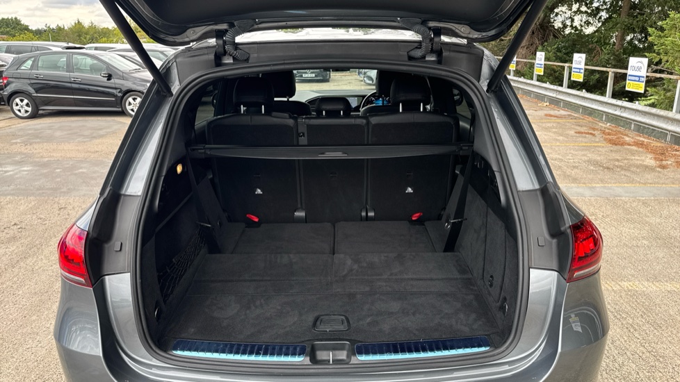Mercedes-Benz GLE 400d 4Matic AMG Line Prem 5dr 9G-Tronic [7 St] Diesel Estate - Image 4