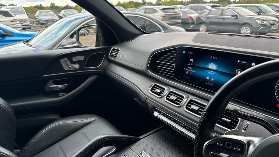 Mercedes-Benz GLE 400d 4Matic AMG Line Prem 5dr 9G-Tronic [7 St] Diesel Estate - Image 14