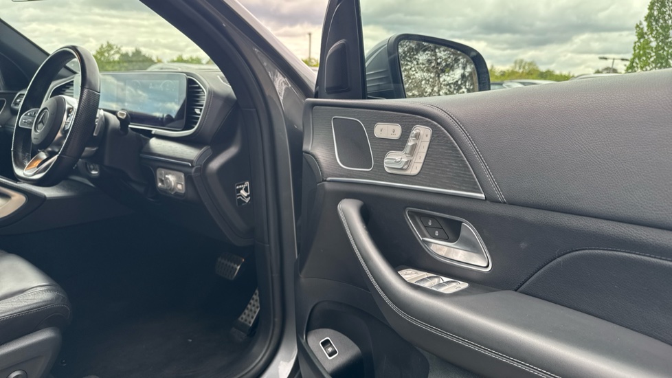 Mercedes-Benz GLE 400d 4Matic AMG Line Prem 5dr 9G-Tronic [7 St] Diesel Estate - Image 28