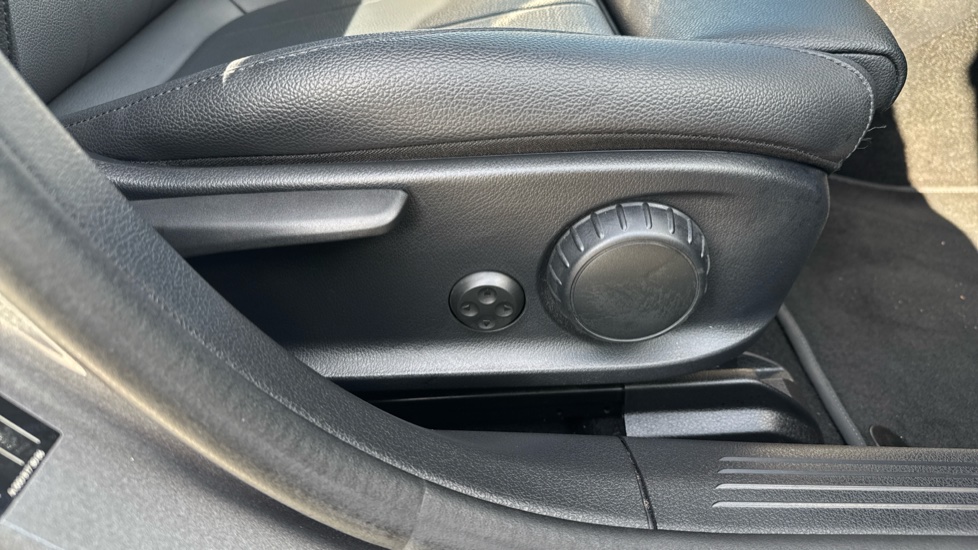 Mercedes-Benz A-Class A180 Sport Executive 5dr Auto Petrol Hatchback - Image 24