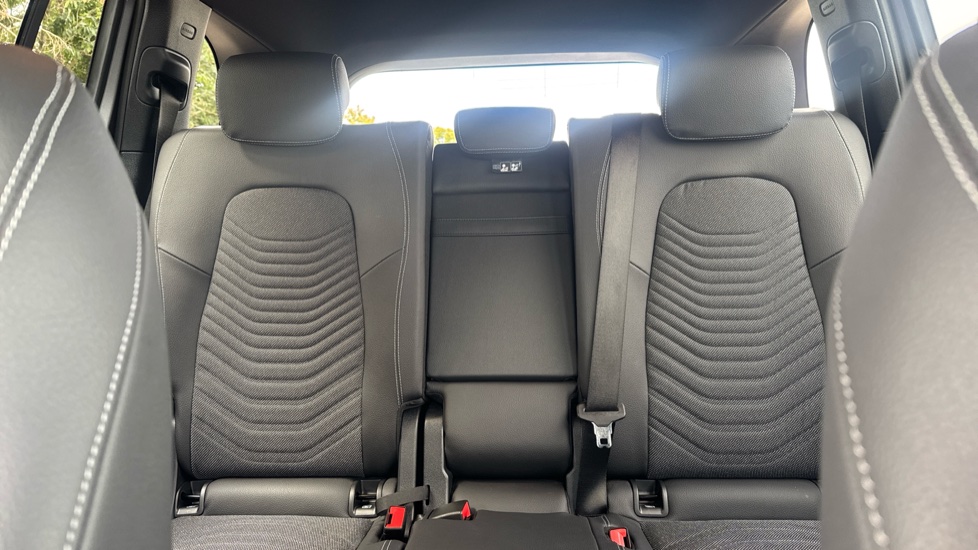 Mercedes-Benz GLB 200 Sport Executive 5dr 7G-Tronic Petrol Estate - Image 15