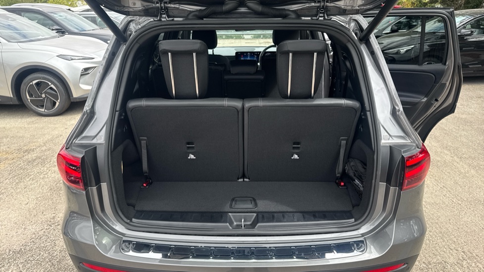 Mercedes-Benz GLB 200 Sport Executive 5dr 7G-Tronic Petrol Estate - Image 24