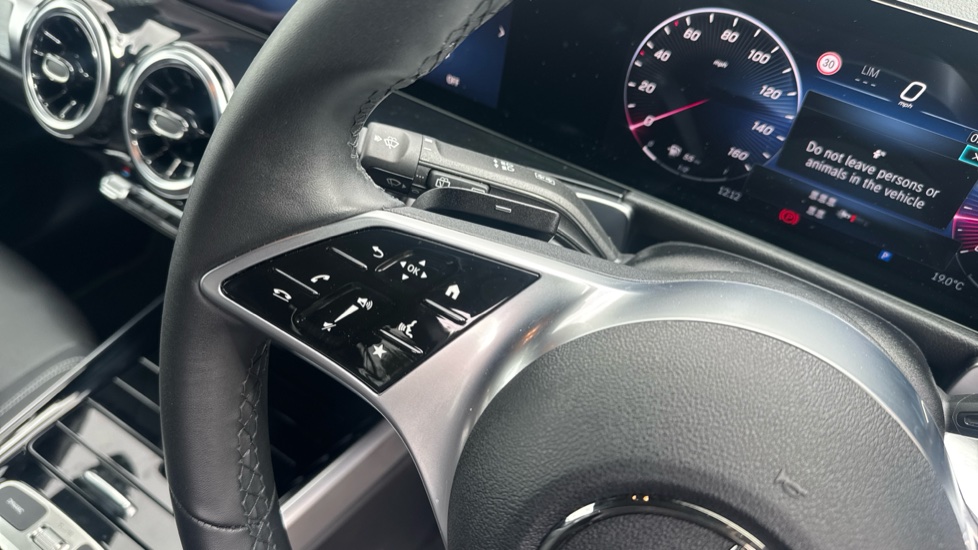 Mercedes-Benz GLB 200 Sport Executive 5dr 7G-Tronic Petrol Estate - Image 29